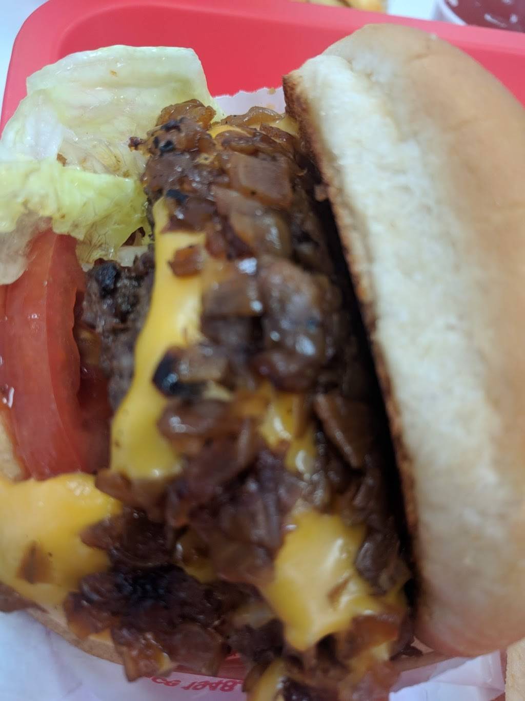 In-N-Out Burger | restaurant | 4041 N Lakewood Blvd, Long Beach, CA 90808, USA | 8007861000 OR +1 800-786-1000