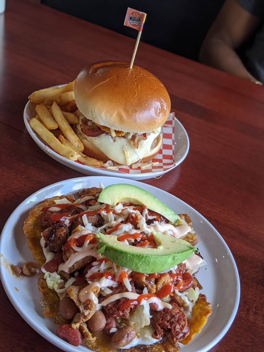 Medellin Burger | restaurant | 1349 E Altamonte Dr suite 1011, Altamonte Springs, FL 32701, USA | 3212032256 OR +1 321-203-2256