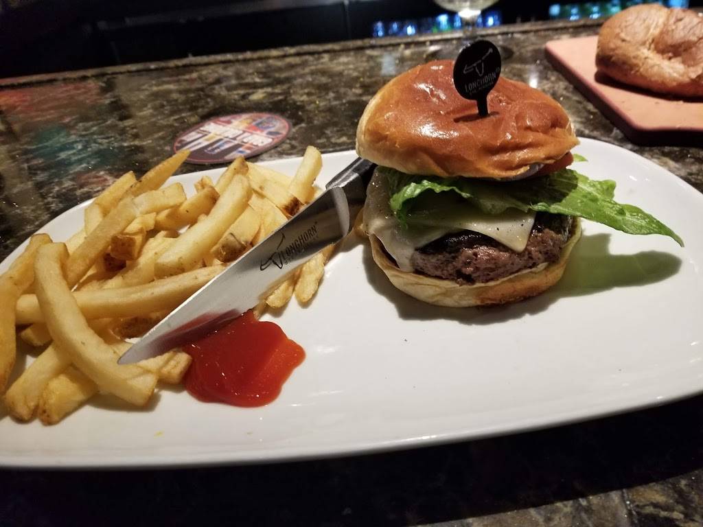 LongHorn Steakhouse | meal takeaway | 300 Conservation Rd, Garner, NC 27529, USA | 9197727707 OR +1 919-772-7707