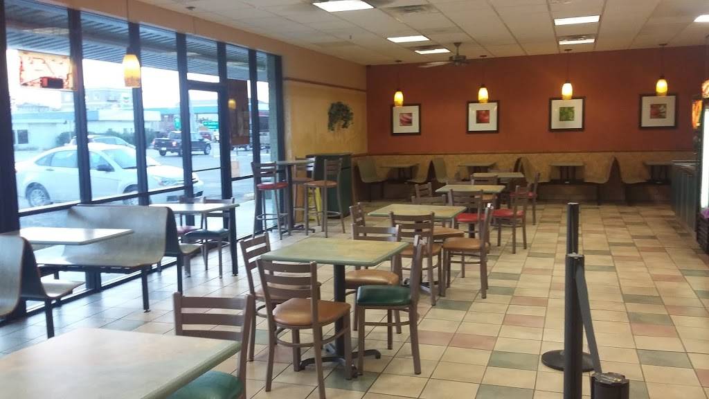 Subway | restaurant | 109 S Jefferson St, La Grange, TX 78945, USA | 9799660724 OR +1 979-966-0724