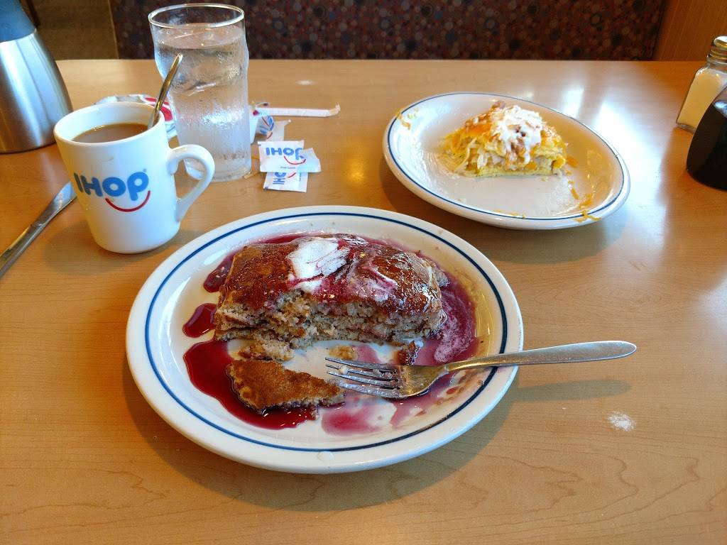 IHOP | restaurant | 1731 SW Wanamaker Rd, Topeka, KS 66604, USA | 7852711100 OR +1 785-271-1100