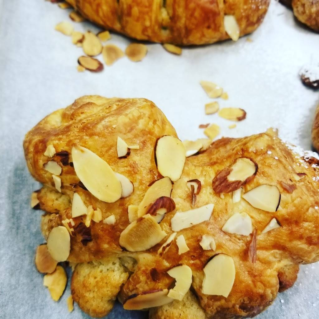 Ella Bonella | bakery | 421 N Northwest Hwy, Barrington, IL 60010, USA | 8475601523 OR +1 847-560-1523