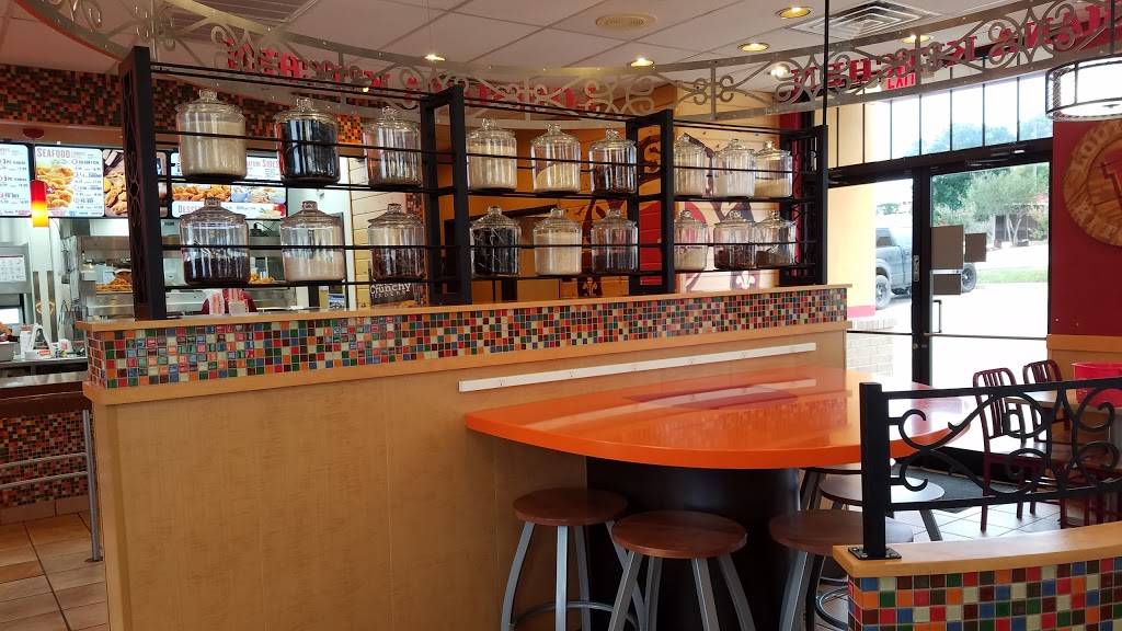 Popeyes Louisiana Kitchen | restaurant | 1747 S Cherry Ln, White Settlement, TX 76108, USA | 8172464516 OR +1 817-246-4516