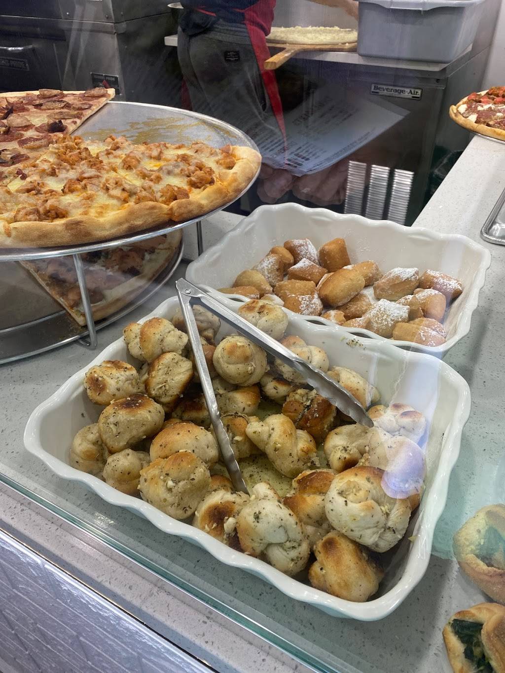 Nonnaz Pizza & Italian Restaurant | restaurant | 49-14 30th Ave, Queens, NY 11377, USA | 7188061165 OR +1 718-806-1165