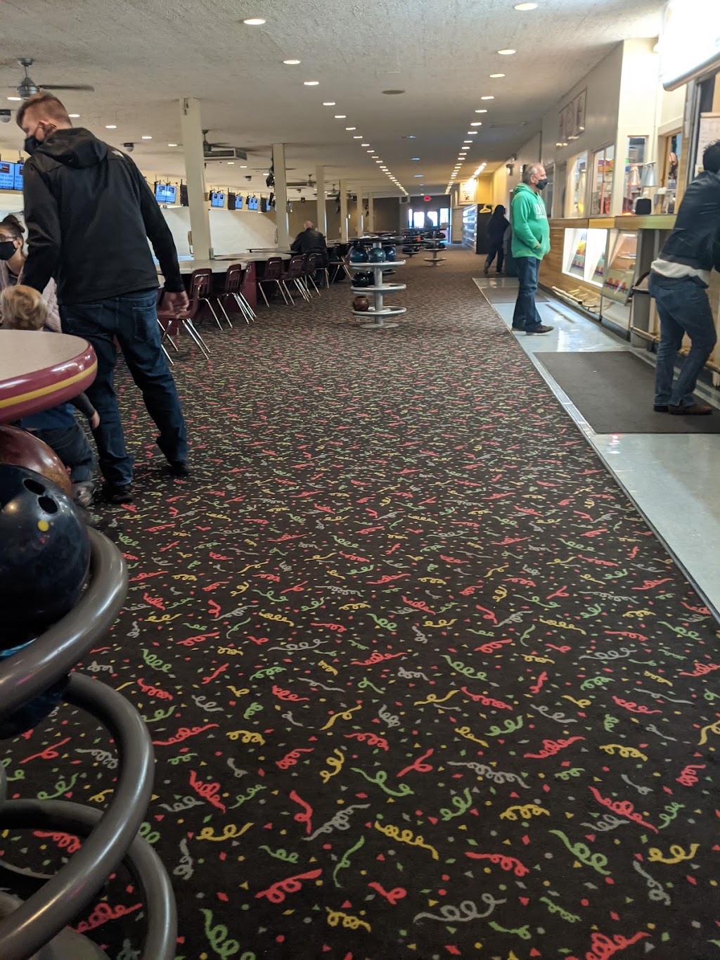 RollHouse North Olmsted | restaurant | 24488 Lorain Rd, North Olmsted, OH 44070, USA | 4407776363 OR +1 440-777-6363