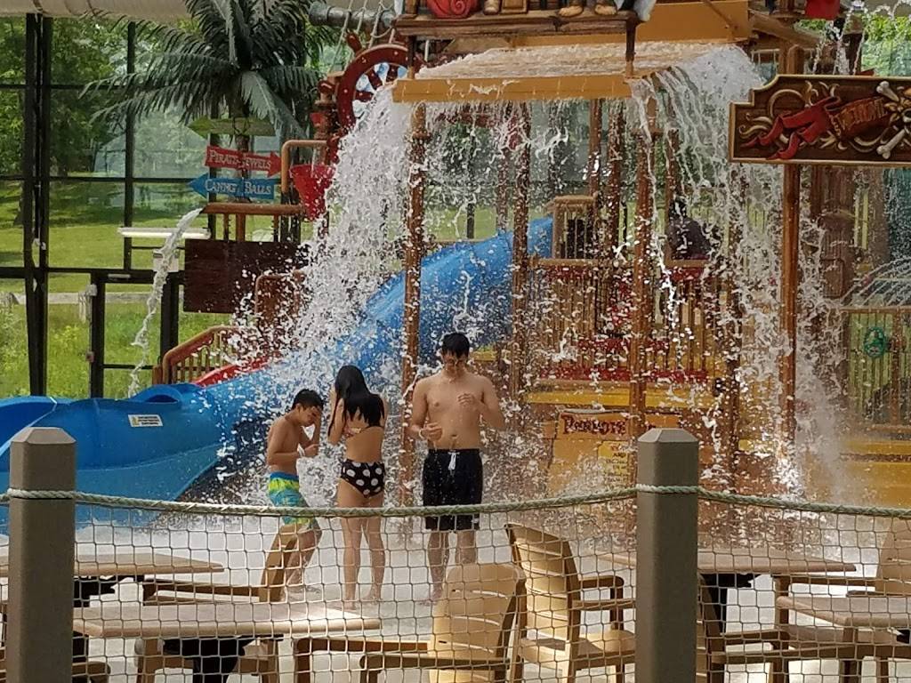 Pirates Cay Indoor Water Park | restaurant | 2558 N 3653rd Rd, Sheridan, IL 60551, USA | 8154963292 OR +1 815-496-3292