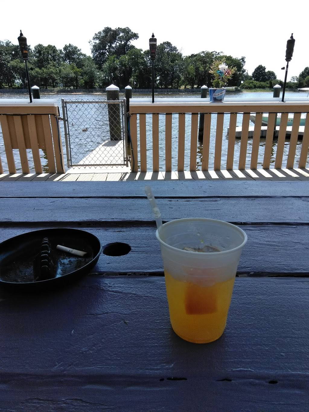 Brewers Landing | restaurant | 801 Woodrow Ave, Essex, MD 21221, USA | 4103915409 OR +1 410-391-5409