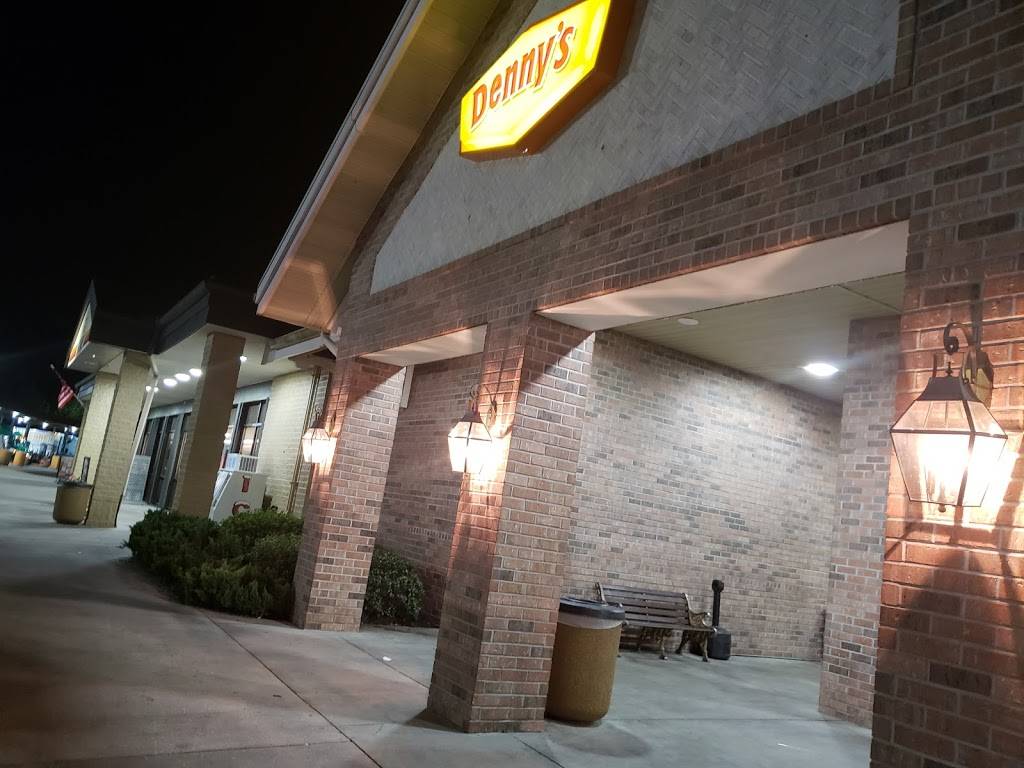 Flying J Travel Center | restaurant | 2990 US-17 S, Brunswick, GA 31523, USA | 9122800006 OR +1 912-280-0006