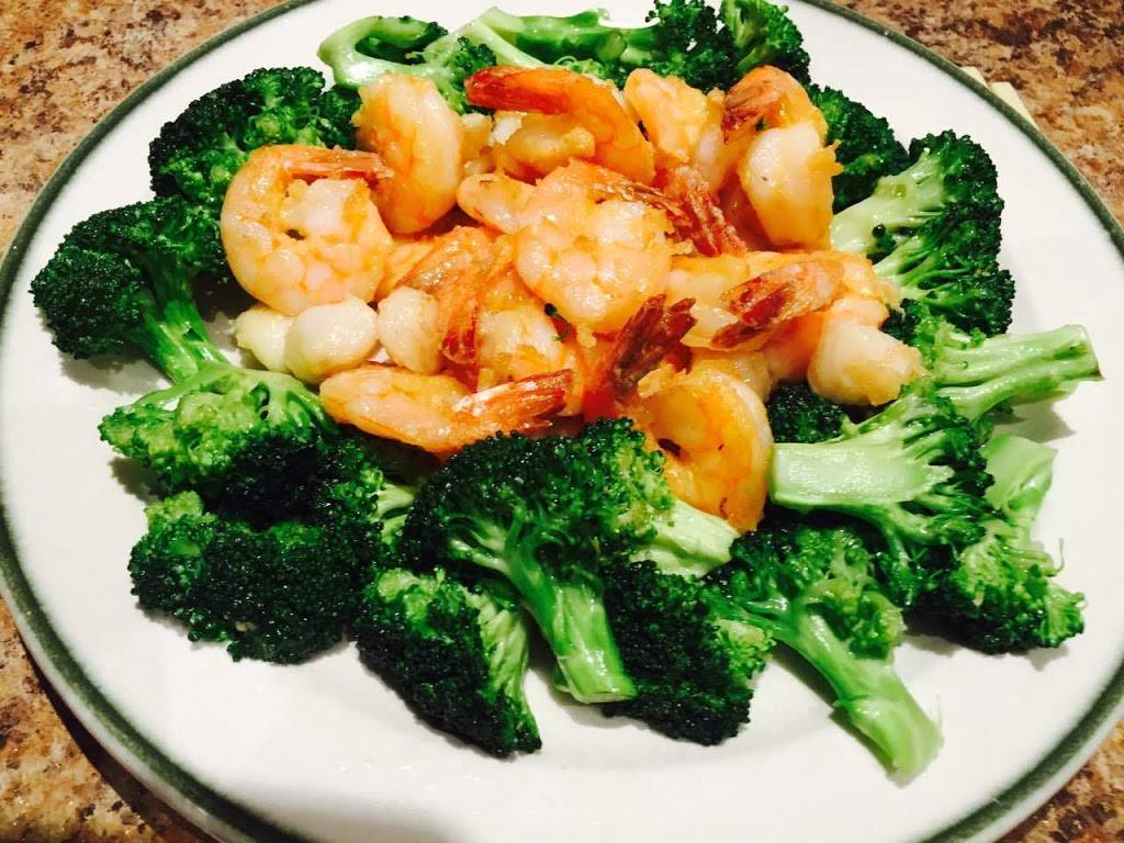 Golden Lobsters Chinese Hakka and Seafood Restaurant | restaurant | 2300 Lawrence Ave E Unit 11, Scarborough, ON M1P 2R3, Canada | 4167921888 OR +1 416-792-1888