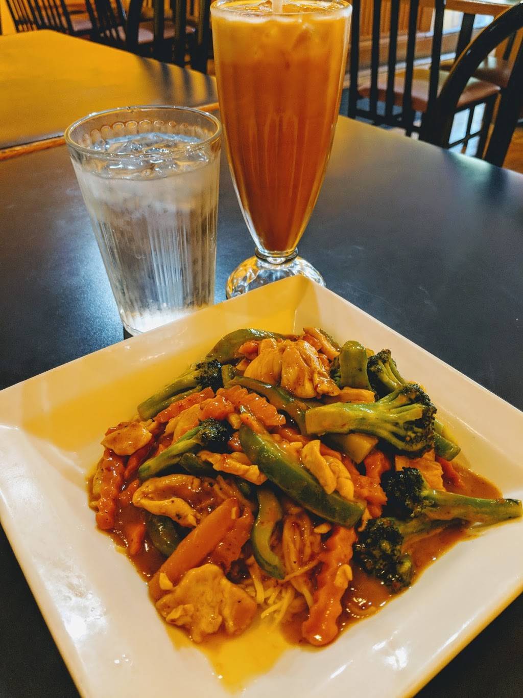 Late Night Thai | restaurant | 1624 W Belmont Ave, Chicago, IL 60657, USA | 7733279945 OR +1 773-327-9945