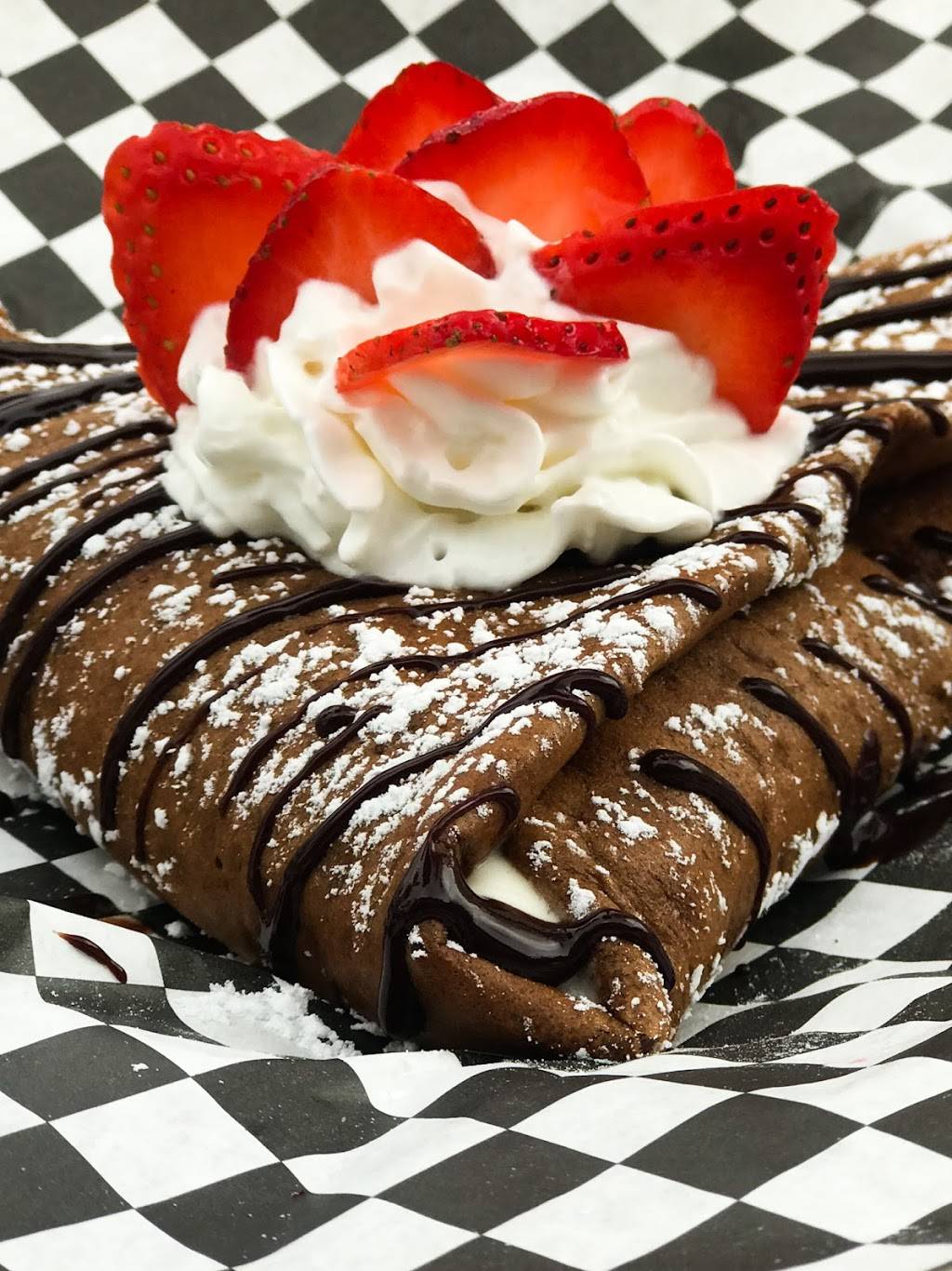 Claire’s Creperie | restaurant | 100 E 4th Ave, Mt Dora, FL 32757, USA | 8507769820 OR +1 850-776-9820