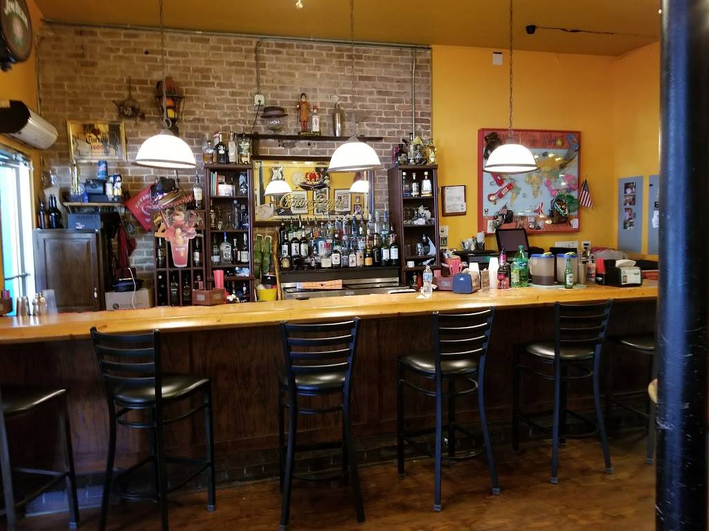 Ruby Street Grille | restaurant | 221 E Ruby St, Tavares, FL 32778, USA | 3527427829 OR +1 352-742-7829