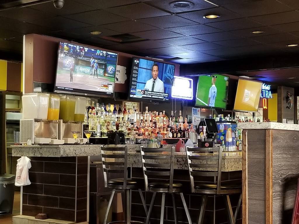 La Hacienda Mexican Restaurant | restaurant | 5905 W Kellogg Dr, Wichita, KS 67209, USA | 3164258711 OR +1 316-425-8711