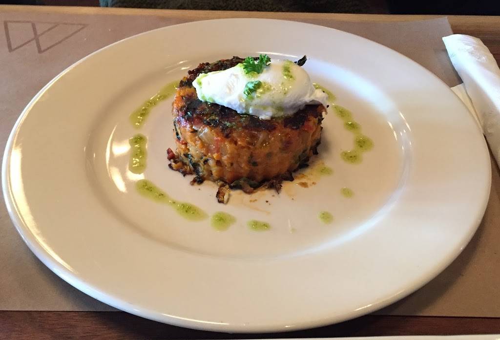 Molly’s Kitchen and Bar | restaurant | 110 W Market St, Mt Carroll, IL 61053, USA | 8159060052 OR +1 815-906-0052