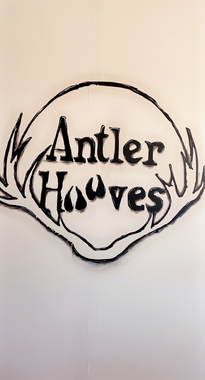 Antler Hooves | restaurant | 240 W Mills Ave Ste 107, Breaux Bridge, LA 70517, USA | 3374416557 OR +1 337-441-6557