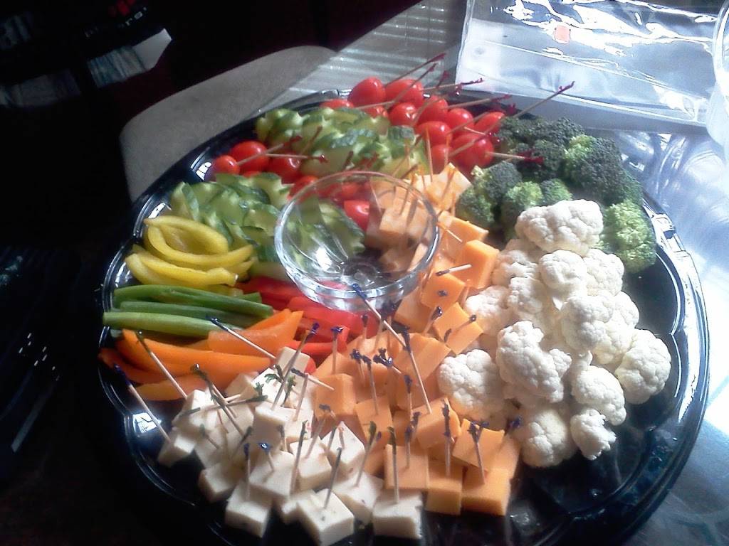 Me & My Girls Soul Food | restaurant | 11831 Seven Mile E, Detroit, MI 48205, USA | 3133728820 OR +1 313-372-8820