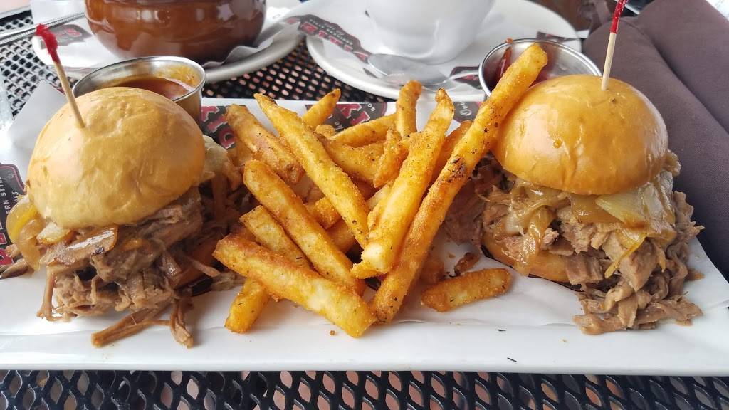 Dixies On Grand | restaurant | 695 Grand Ave, St Paul, MN 55105, USA | 6512227345 OR +1 651-222-7345