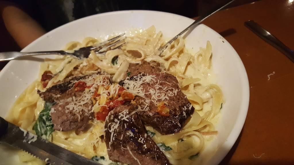 Olive Garden Italian Restaurant | meal takeaway | 11364 River Heights Dr, South Jordan, UT 84095, USA | 8017277880 OR +1 801-727-7880