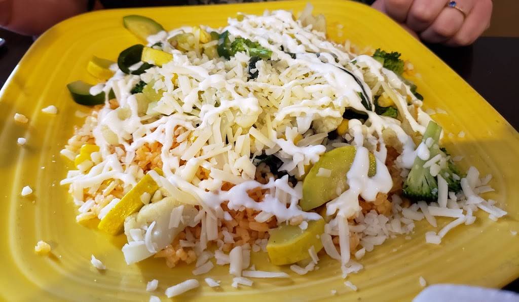 Mi Tierra | restaurant | 48 Russell St, Hadley, MA 01035, USA | 4135879820 OR +1 413-587-9820