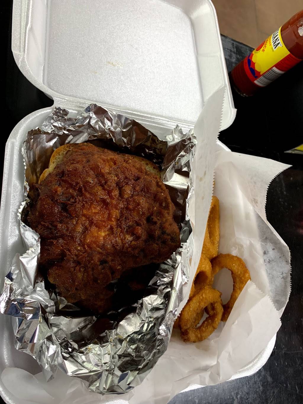 Uptown Wings | restaurant | 2901 University Ave, Columbus, GA 31907, USA | 7069840787 OR +1 706-984-0787