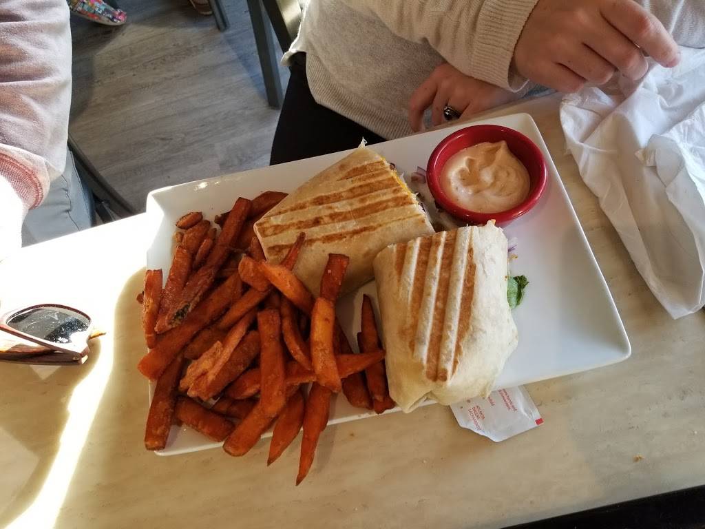 Trails Edge Tavern | restaurant | 46 Albert Street, Plattsville, ON N0J 1S0, Canada | 2266560588 OR +1 226-656-0588