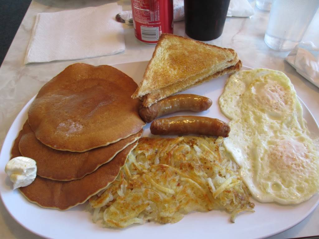 Howies Restaurant | restaurant | 230 W Munroe Ave, Wisconsin Dells, WI 53965, USA | 6082542076 OR +1 608-254-2076