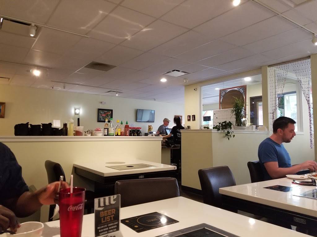 Huan Xi Chinese Restaurant | restaurant | 2428 N Murray Ave, Milwaukee, WI 53211, USA | 4149068888 OR +1 414-906-8888