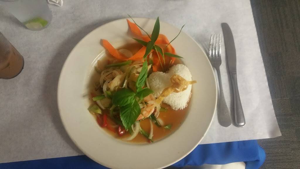 LightHouse Restaurant | restaurant | 11 Monroe Bay Ave, Colonial Beach, VA 22443, USA | 8042247580 OR +1 804-224-7580