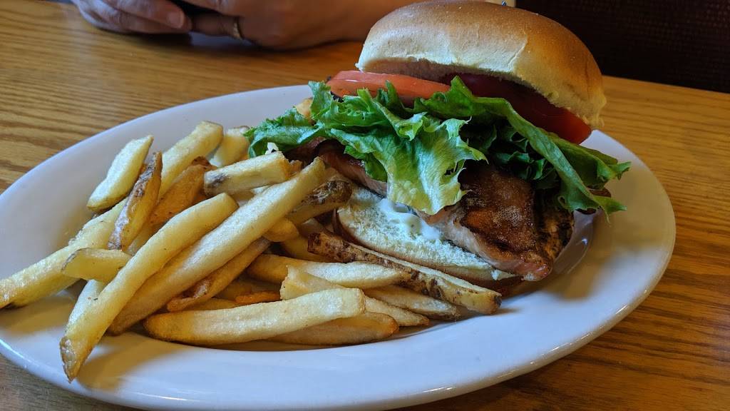 Stoneforge Grill | restaurant | 10 Roosevelt Cir, South Easton, MA 02375, USA | 5082380550 OR +1 508-238-0550