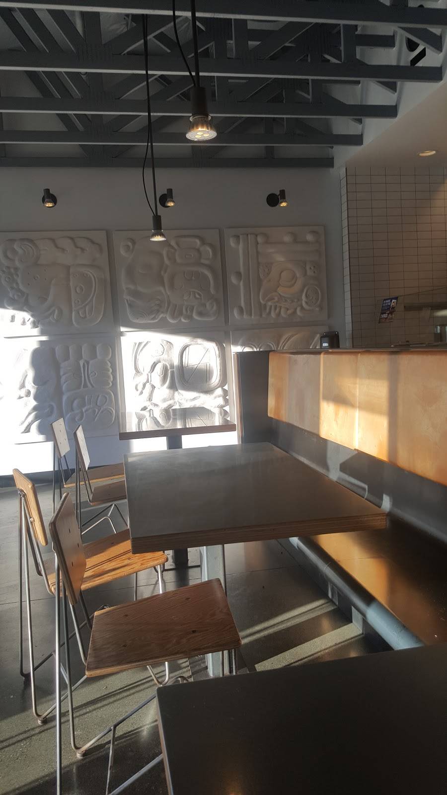 Chipotle Mexican Grill | restaurant | 880 De Long Ave, Novato, CA 94945, USA | 4158920436 OR +1 415-892-0436