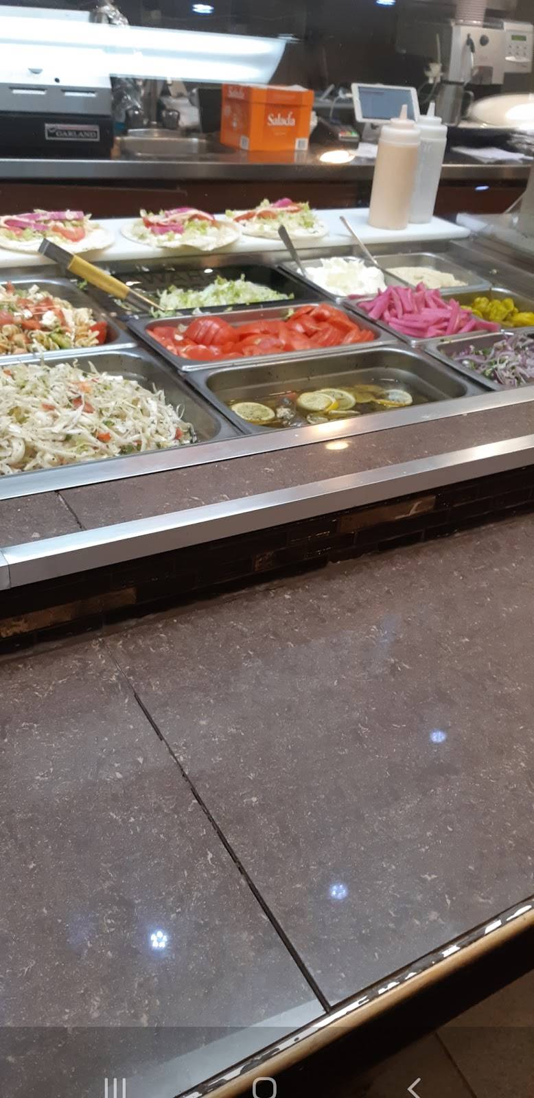 Restaurant basha | restaurant | 800 Boulevard Chomedey, Laval, QC H7V 3X1, Canada | 4506866849 OR +1 450-686-6849