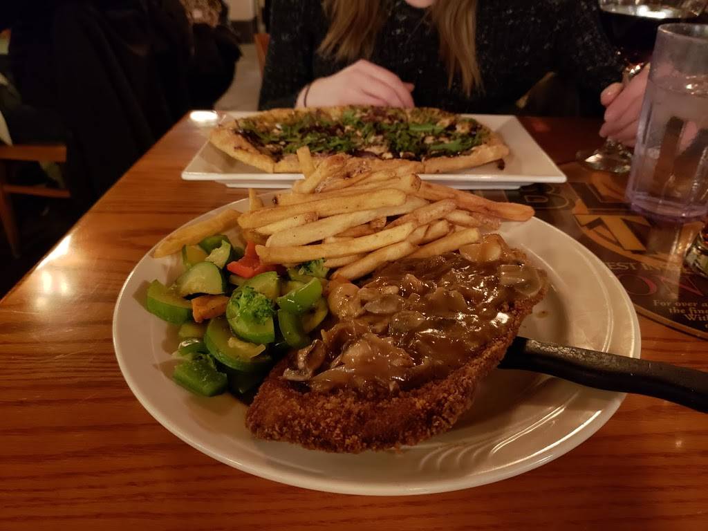 The Lion Brewery Restaurant | restaurant | 59 King St N, Waterloo, ON N2J 2X2, Canada | 5198863350 OR +1 519-886-3350