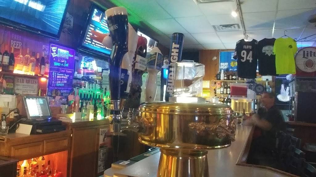 TRs Front Row On Greenwood | restaurant | 219 W Greenwood Ave, Waukegan, IL 60087, USA | 8476232337 OR +1 847-623-2337