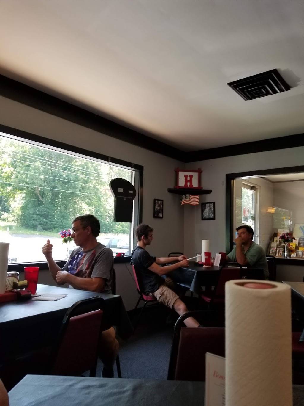 Boss Hogg’s Restaurant | restaurant | 11728 US-68 E, Benton, KY 42025, USA | 2703548116 OR +1 270-354-8116