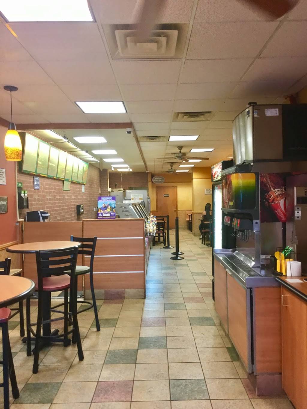 Subway Restaurants | restaurant | 6814 18th Ave, Brooklyn, NY 11204, USA | 7182563618 OR +1 718-256-3618