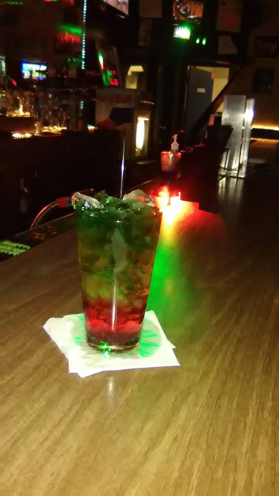 Magnet Bar | restaurant | 8091 Colerain Ave, Cincinnati, OH 45239, USA | 5138349353 OR +1 513-834-9353