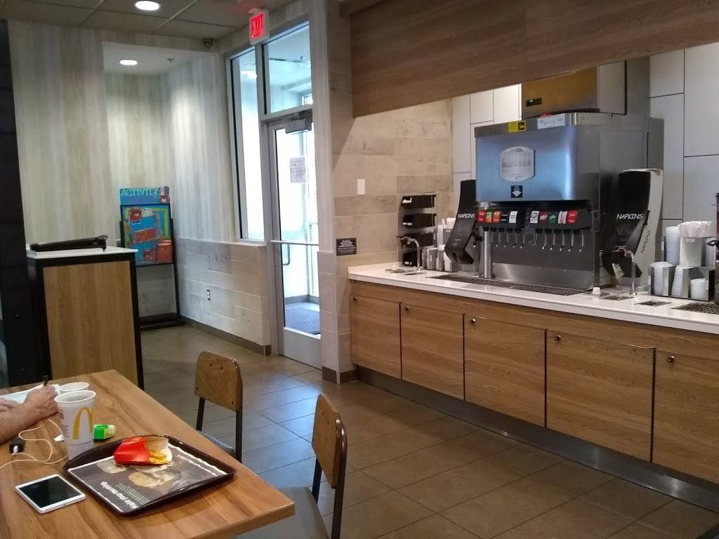 McDonalds | cafe | 207 W Karsch Blvd, Farmington, MO 63640, USA | 5737568919 OR +1 573-756-8919