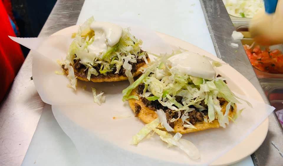 La Barca El Taconazo | restaurant | 2311 S 49th Ave, Cicero, IL 60804, USA | 7084776746 OR +1 708-477-6746