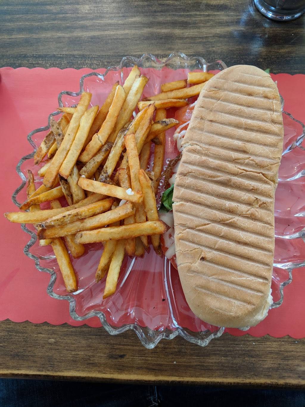 Omas Belgian Waffles and Cafe | restaurant | 9 Main St, Greenwich, OH 44837, USA | 5674594108 OR +1 567-459-4108