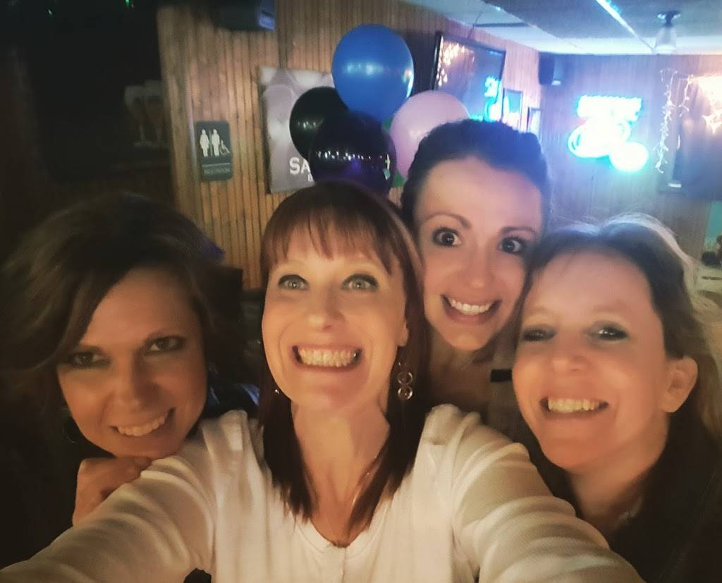 Frahms Brass Rail Pub | restaurant | 507 S 8th St, Medford, WI 54451, USA | 7157485733 OR +1 715-748-5733