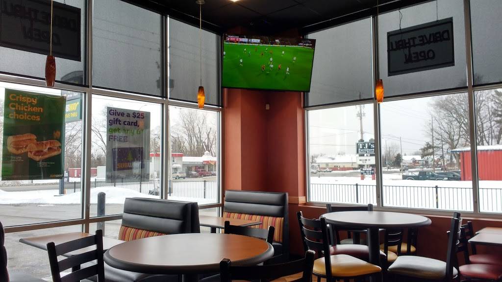 Subway | restaurant | 1654 London Line, Sarnia, ON N7T 7H2, Canada | 5194911245 OR +1 519-491-1245
