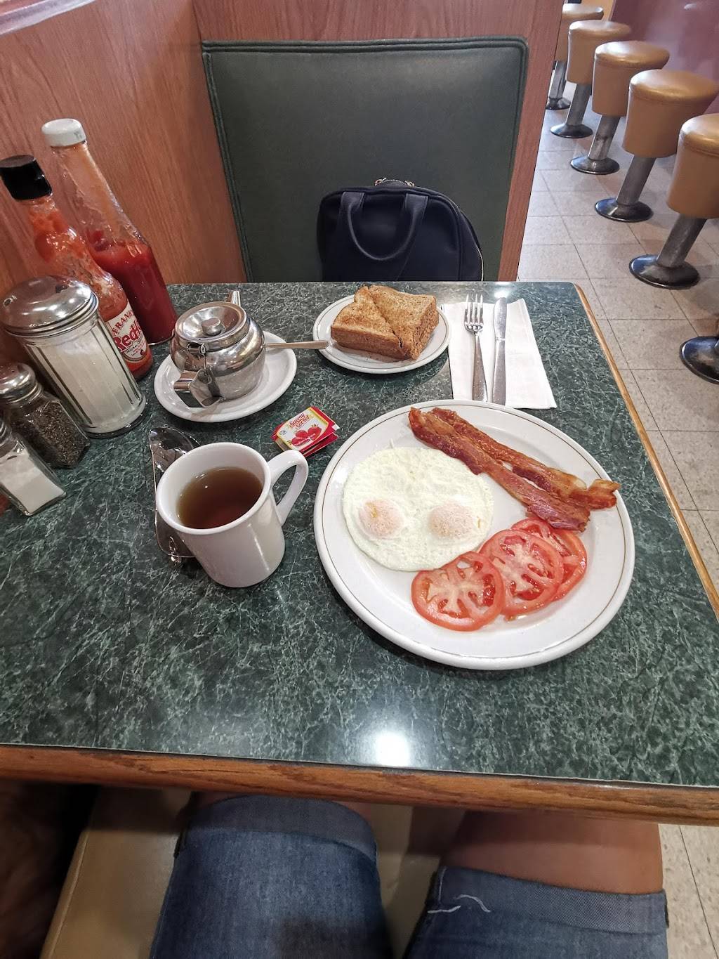 PJS Restaurant | restaurant | 315 Brock St S, Whitby, ON L1N 4K3, Canada | 9056687151 OR +1 905-668-7151