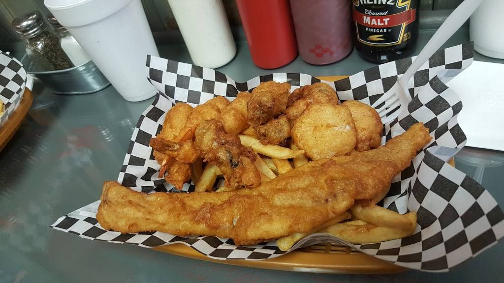 Tugboat Fish and Chips 22 | restaurant | 5501 Dyer St C, El Paso, TX 79904, USA | 9155662878 OR +1 915-566-2878