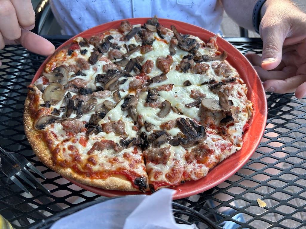 Armands Pizzeria | restaurant | 101 W Campbell St, Arlington Heights, IL 60005, USA | 8473420664 OR +1 847-342-0664