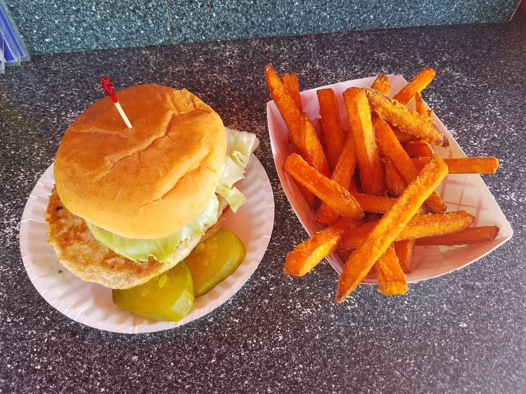 Stewarts Root Beer | restaurant | 347 Main St, Matawan, NJ 07747, USA | 7322429791 OR +1 732-242-9791