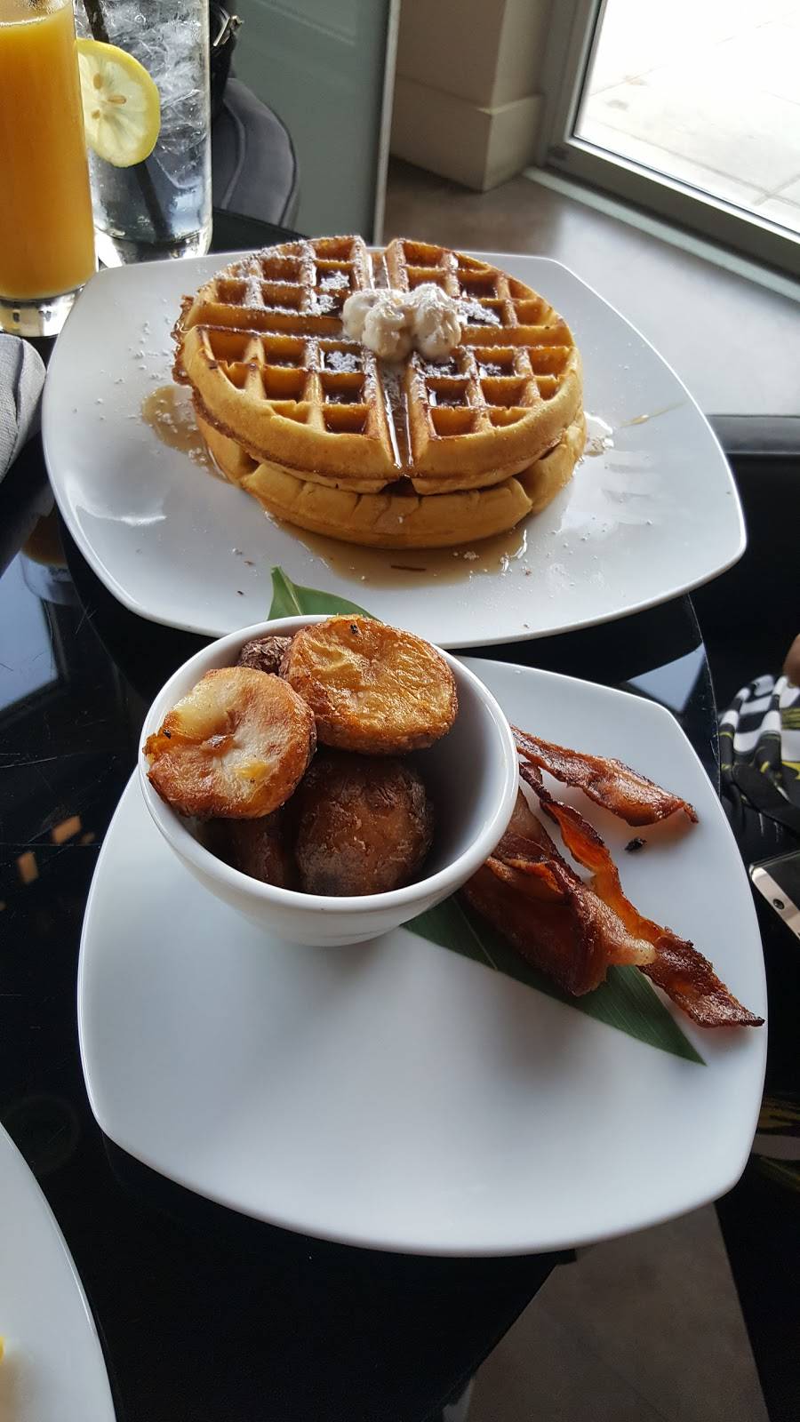 Fahrenheit | restaurant | 222 S Caldwell St, Charlotte, NC 28202, USA | 9802376718 OR +1 980-237-6718