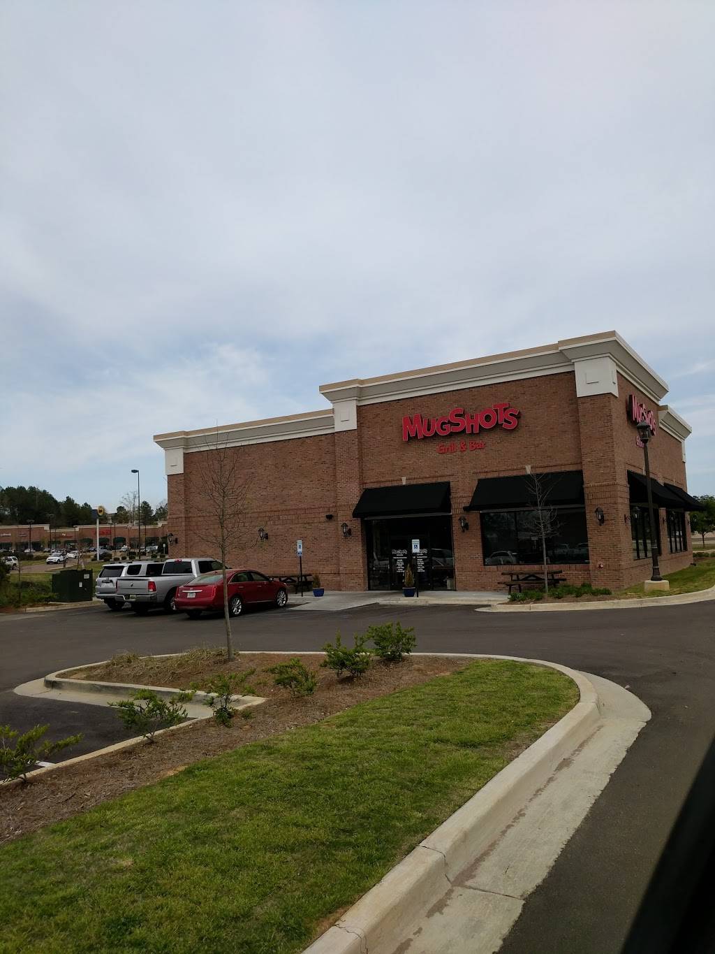 Mugshots Grill & Bar Oxford | restaurant | 1400 Merchants Dr, Oxford, MS 38655, USA | 6623805054 OR +1 662-380-5054