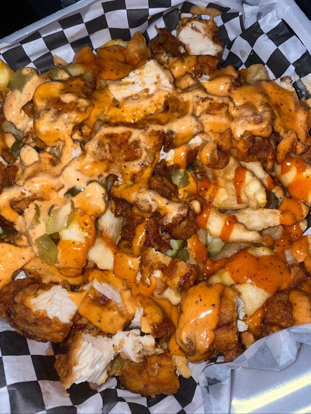 The Kluckin Chicken | restaurant | 18125 Saticoy St Unit A, Reseda, CA 91335, USA | 8186008367 OR +1 818-600-8367