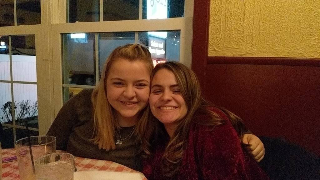 Joes Casa Di Amici | restaurant | 200 E Riverside Blvd, Loves Park, IL 61111, USA | 7797743854 OR +1 779-774-3854