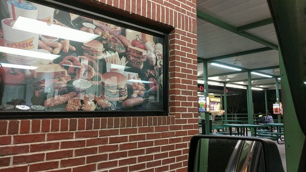 Sonic Drive-In | restaurant | 190 Atlanta Hwy, Loganville, GA 30052, USA | 7705545488 OR +1 770-554-5488